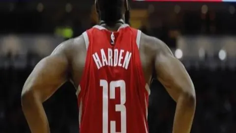 瓜迪奥拉领衔千场执教积分榜，穆里尼奥紧追其后，谱写足球传奇篇章！